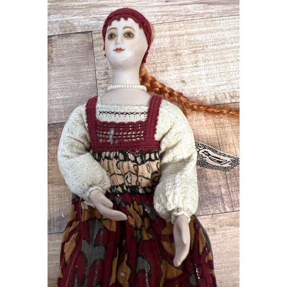 Vintage Russian Artisan KAT'USHA 00' Gypsy Woman 6.75 Height - Picture 2 of 5